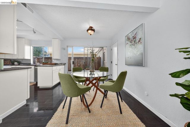 1368 Ridgecrest Rd, Pinole, CA 94564