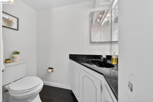 1368 Ridgecrest Rd, Pinole, CA 94564