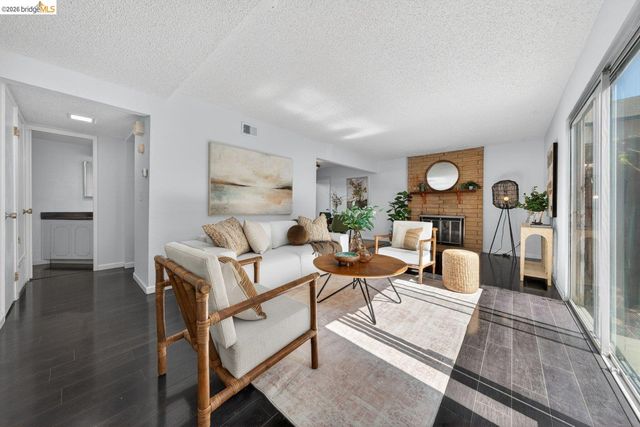 1368 Ridgecrest Rd, Pinole, CA 94564