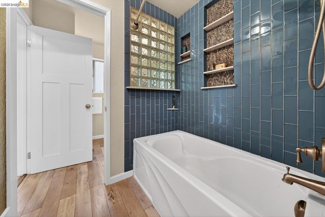 1368 Ridgecrest Rd, Pinole, CA 94564