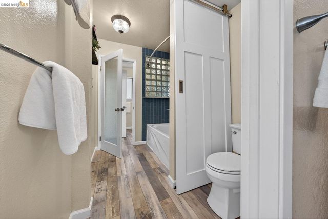 1368 Ridgecrest Rd, Pinole, CA 94564