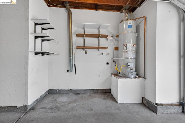 1368 Ridgecrest Rd, Pinole, CA 94564