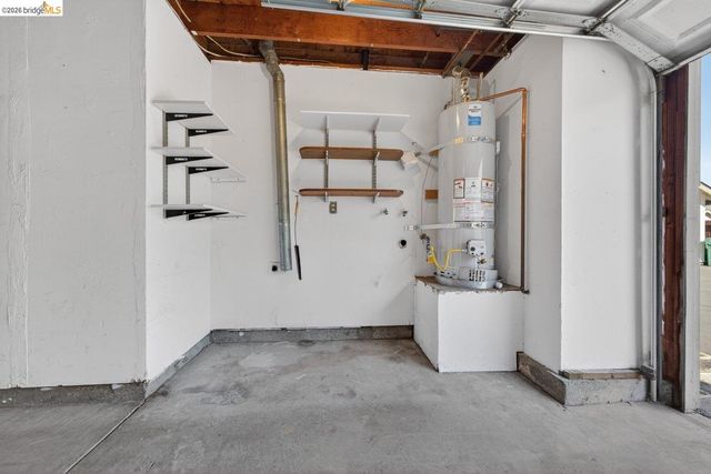 1368 Ridgecrest Rd, Pinole, CA 94564