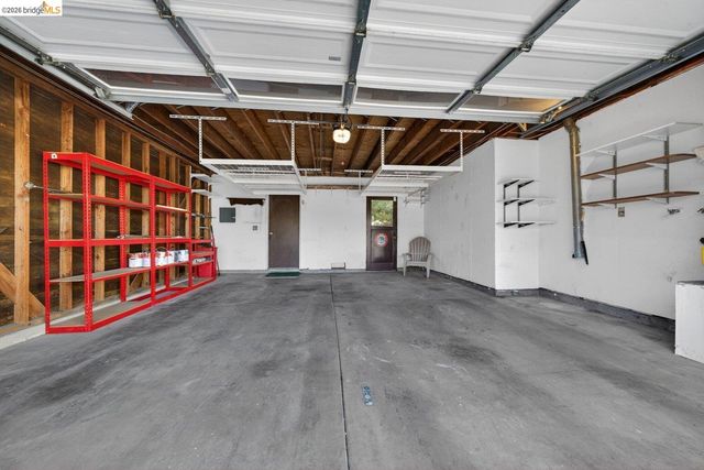 1368 Ridgecrest Rd, Pinole, CA 94564