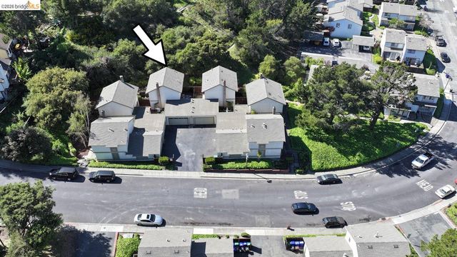 1368 Ridgecrest Rd, Pinole, CA 94564