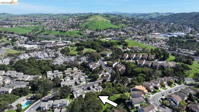 1368 Ridgecrest Rd, Pinole, CA 94564