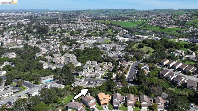 1368 Ridgecrest Rd, Pinole, CA 94564