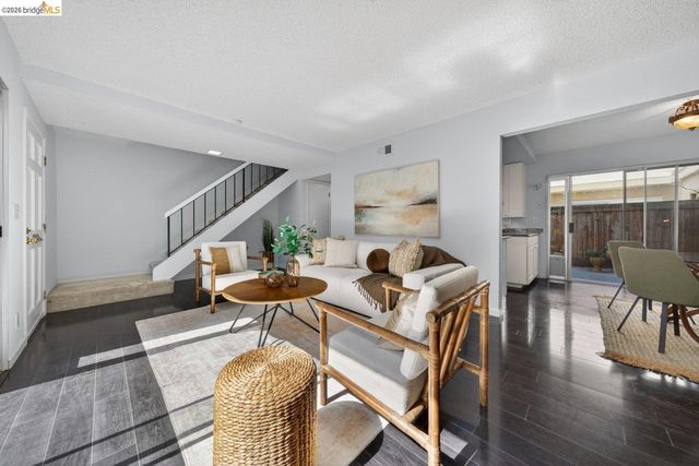 1368 Ridgecrest Rd, Pinole, CA 94564