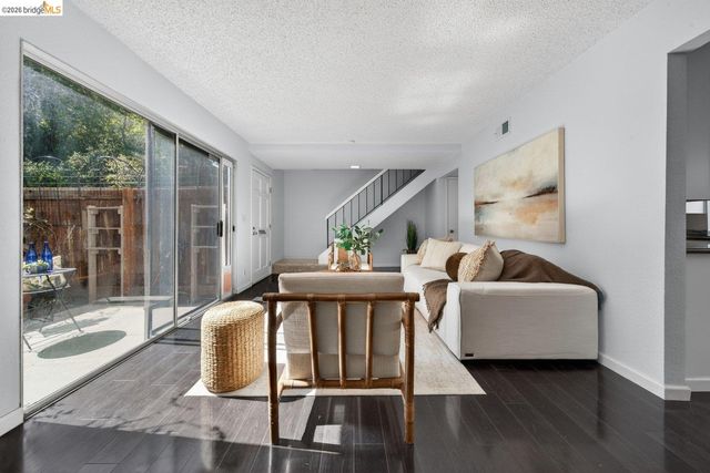 1368 Ridgecrest Rd, Pinole, CA 94564