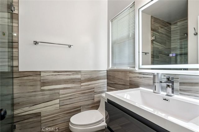 16428 Halsted Street, North Hills, CA 91343