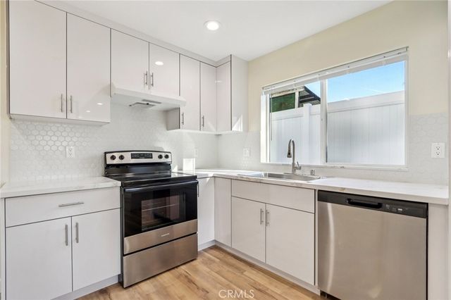 16428 Halsted Street, North Hills, CA 91343