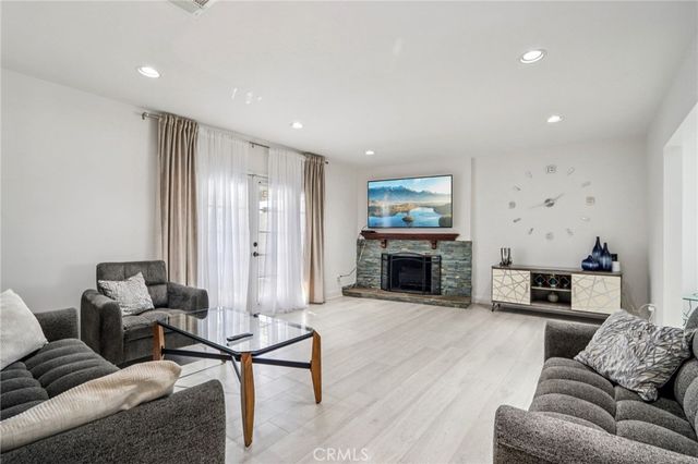 16428 Halsted Street, North Hills, CA 91343