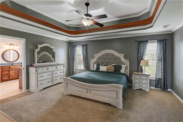 500 NE Woodpark Lane, Lee's Summit, MO 64086