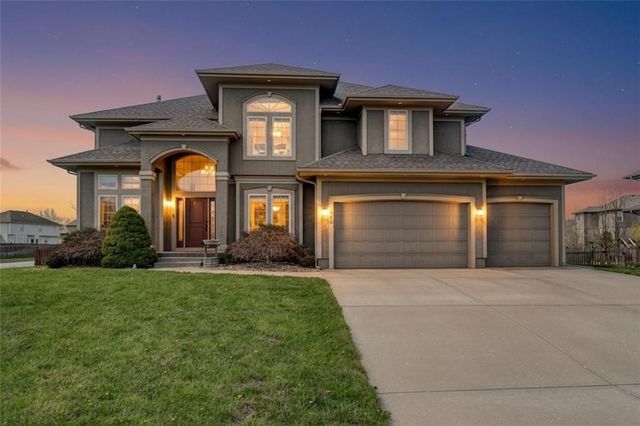 500 NE Woodpark Lane, Lee's Summit, MO 64086