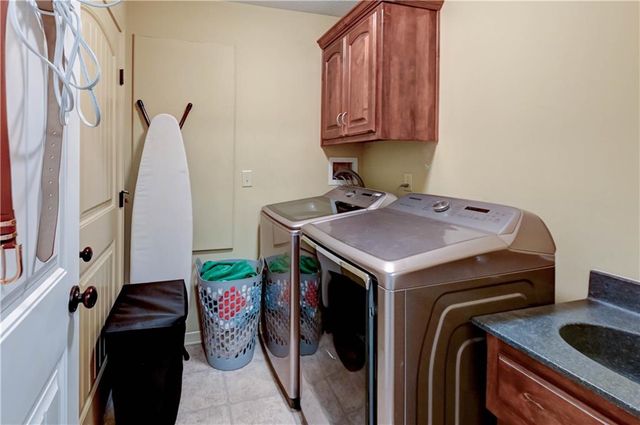 500 NE Woodpark Lane, Lee's Summit, MO 64086