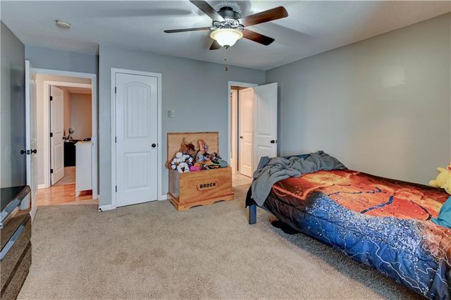 500 NE Woodpark Lane, Lee's Summit, MO 64086