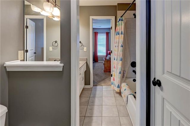 500 NE Woodpark Lane, Lee's Summit, MO 64086
