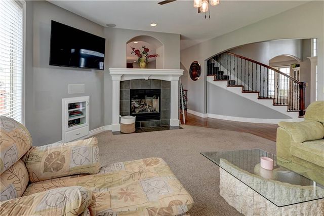 500 NE Woodpark Lane, Lee's Summit, MO 64086