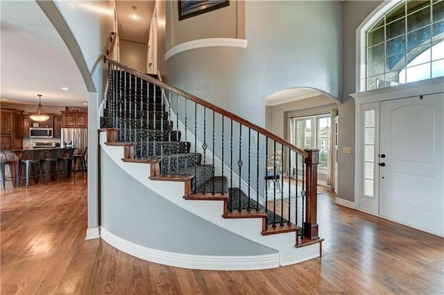 500 NE Woodpark Lane, Lee's Summit, MO 64086