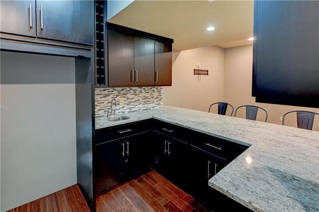 500 NE Woodpark Lane, Lee's Summit, MO 64086