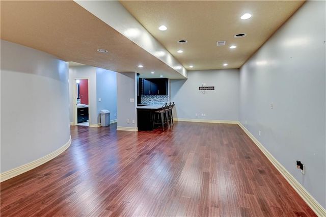 500 NE Woodpark Lane, Lee's Summit, MO 64086