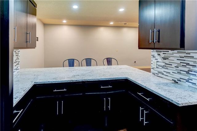 500 NE Woodpark Lane, Lee's Summit, MO 64086