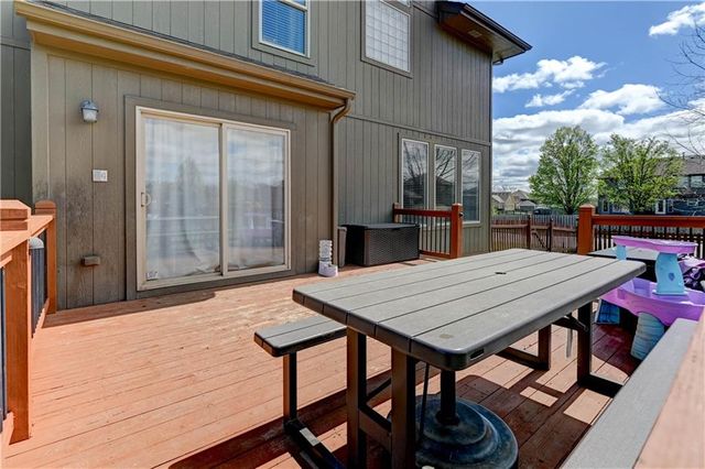500 NE Woodpark Lane, Lee's Summit, MO 64086