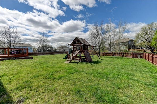 500 NE Woodpark Lane, Lee's Summit, MO 64086