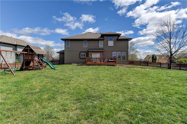 500 NE Woodpark Lane, Lee's Summit, MO 64086