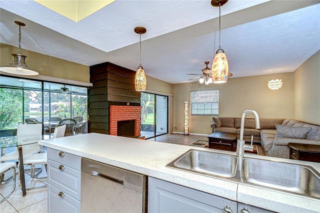 5352 SADDLEBROOK WAY 4, Wesley Chapel, FL 33543