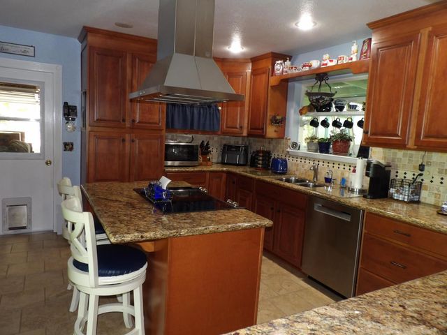 8510 Ormes Ct, Valley Springs, CA 95252