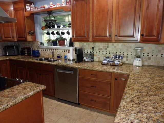 8510 Ormes Ct, Valley Springs, CA 95252