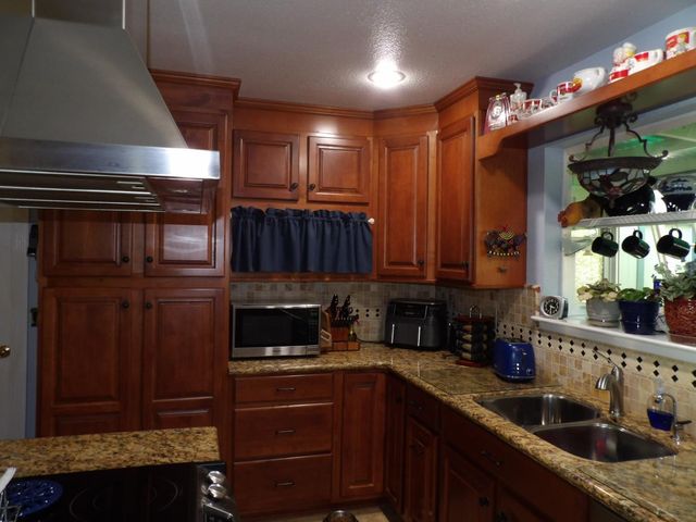 8510 Ormes Ct, Valley Springs, CA 95252