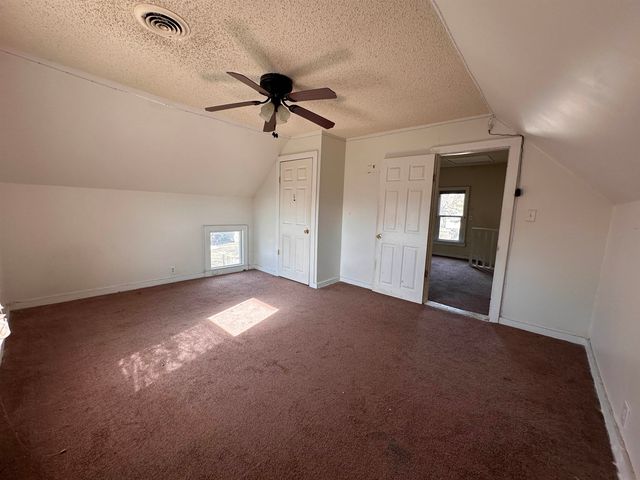 622 SE 3rd St, Newton, KS 67114