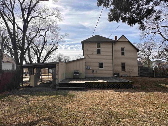 622 SE 3rd St, Newton, KS 67114