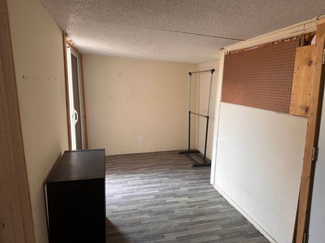 622 SE 3rd St, Newton, KS 67114