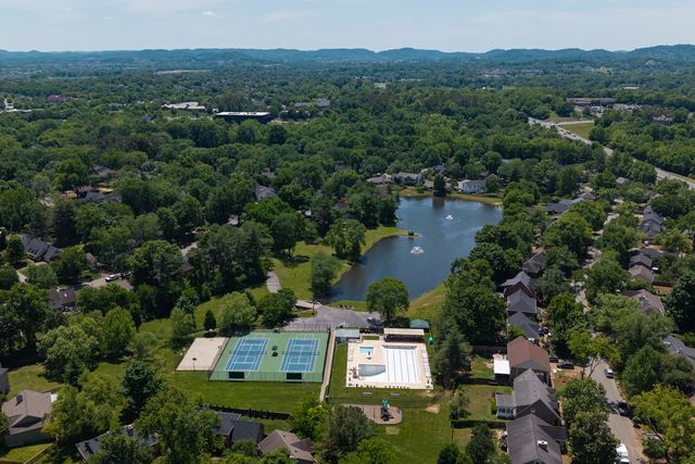 518 Maplegrove Dr, Franklin, TN 37064