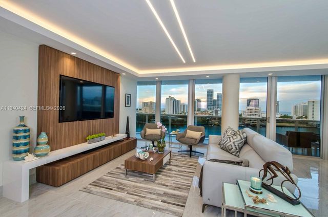 900 Bay Dr 822, Miami Beach, FL 33141