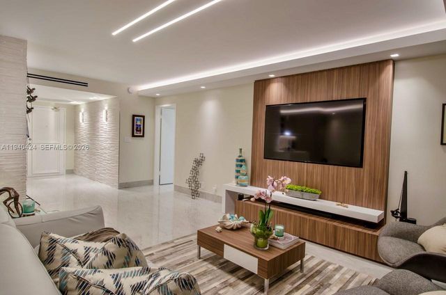 900 Bay Dr 822, Miami Beach, FL 33141