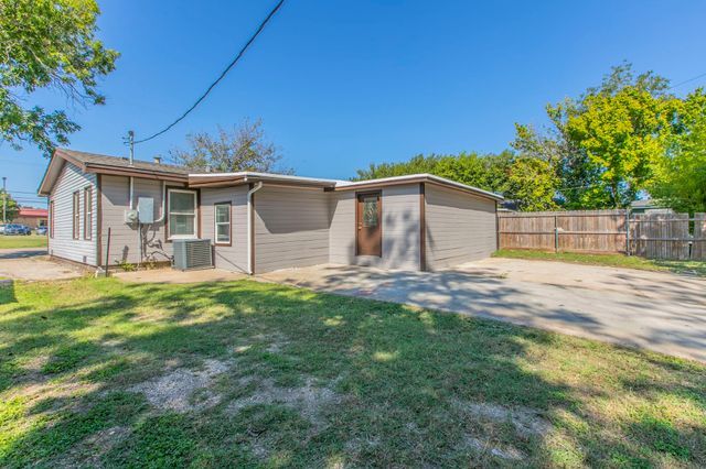1029 N New Road, Waco, TX 76710