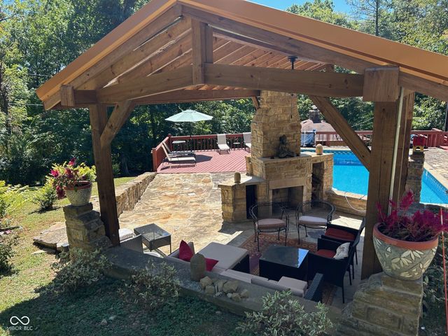 4709 Bear Creek Church Road, Morgantown, IN 46160