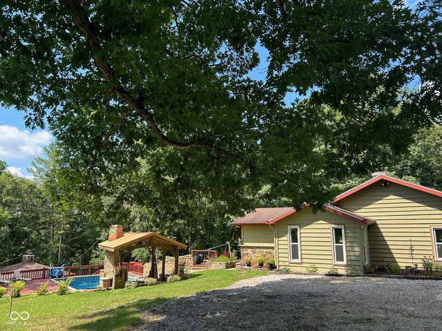 4709 Bear Creek Church Road, Morgantown, IN 46160