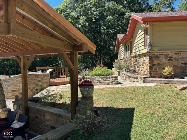 4709 Bear Creek Church Road, Morgantown, IN 46160