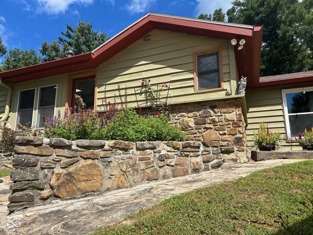 4709 Bear Creek Church Road, Morgantown, IN 46160