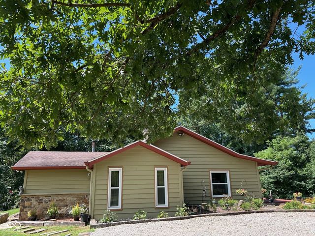 4709 Bear Creek Church Road, Morgantown, IN 46160