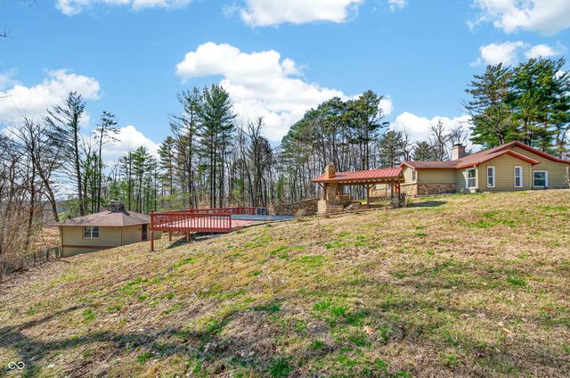 4709 Bear Creek Church Road, Morgantown, IN 46160