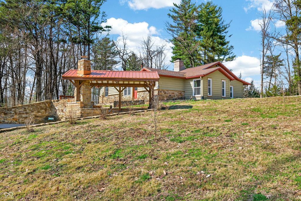 4709 Bear Creek Church Road, Morgantown, IN 46160