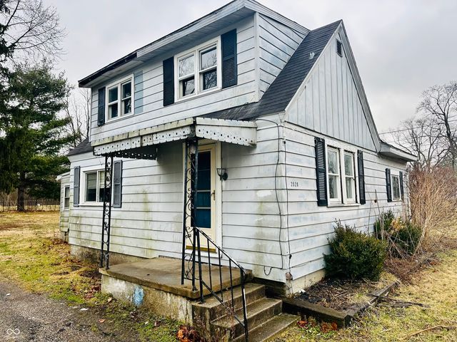 2520 S Andrews Road, Yorktown, IN 47396