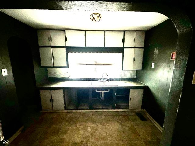 2520 S Andrews Road, Yorktown, IN 47396