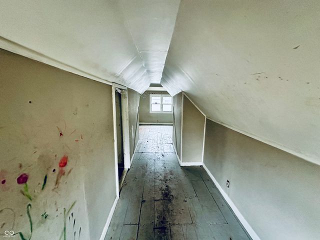 2520 S Andrews Road, Yorktown, IN 47396